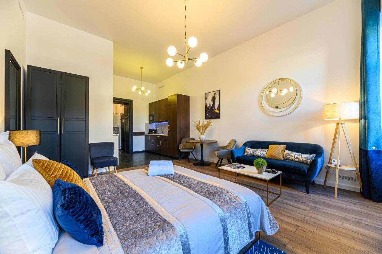 Uptown Deluxe Apartment Brasov Luaran gambar