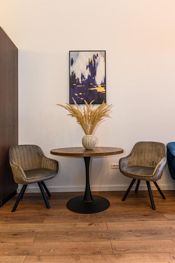 Uptown Deluxe Apartment Brasov Luaran gambar