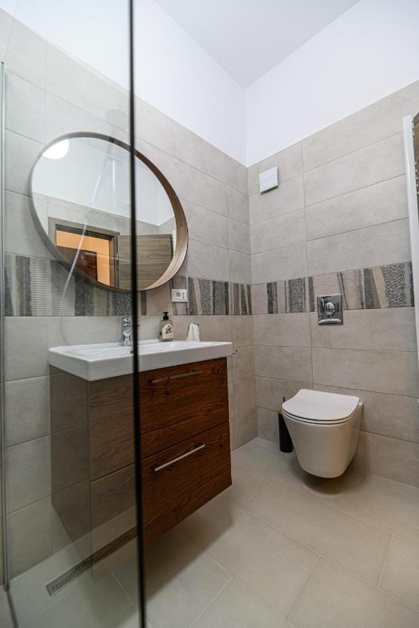 Uptown Deluxe Apartment Brasov Luaran gambar